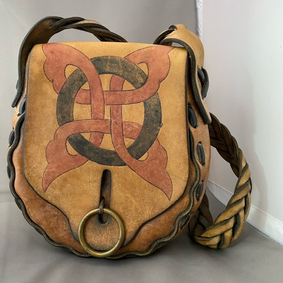 Vintage Handmade 1970’s leather crossbody bag braided strap tooled Celtic knot - Picture 16 of 16